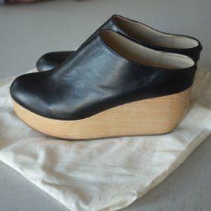 Sydney Brown Vegan Black Clog